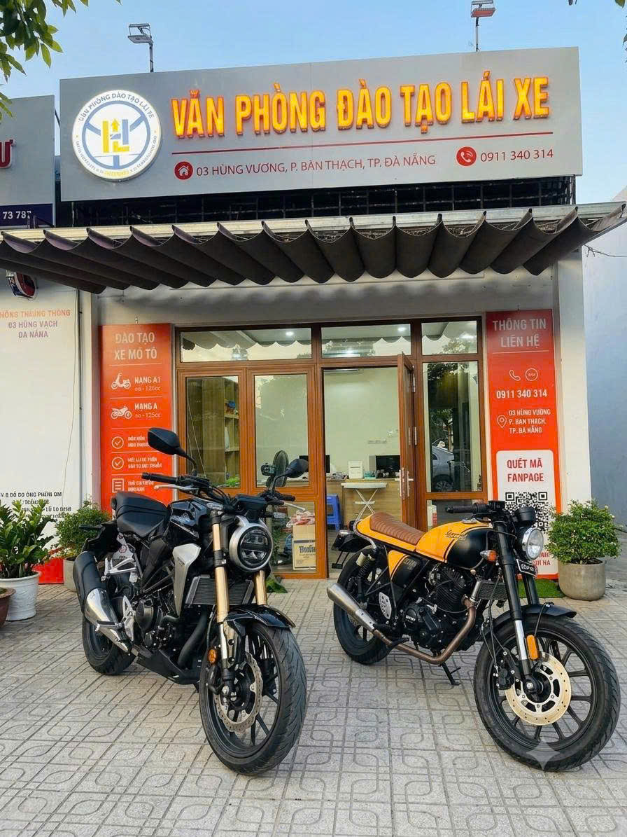 Xe tập lái hạng A (trên 125cc) tại Holis